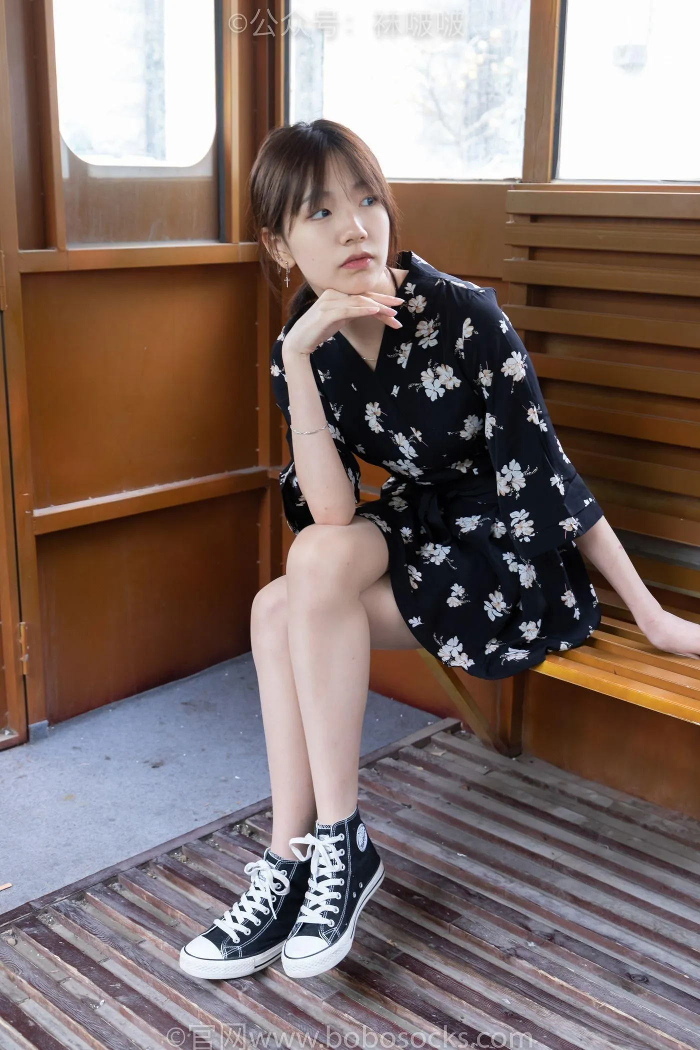 [BoBoSocks袜啵啵]NO.013 小甜豆-匡威帆布鞋、浅灰色短棉袜、肉丝 [132P]插图